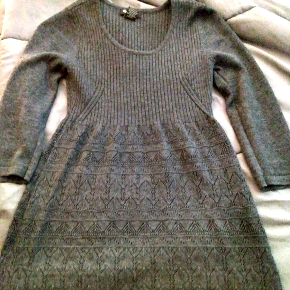 This lovely flowy women's casual top very comfy size small fits like medium:)